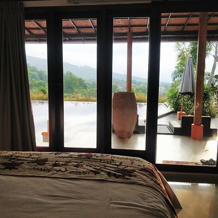 The Dharma Araminth Villa - Lovina Mountain And Sea View Bagian luar foto